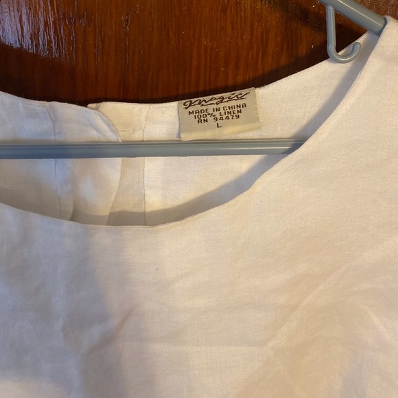 back button closure blouse - Picture 5 of 7